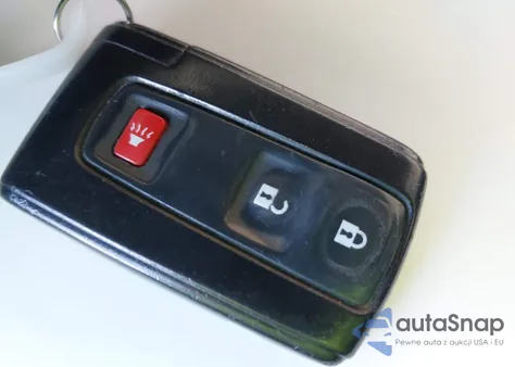 2006 Toyota Prius from USA, damaged, VIN JTDKB20U263197195